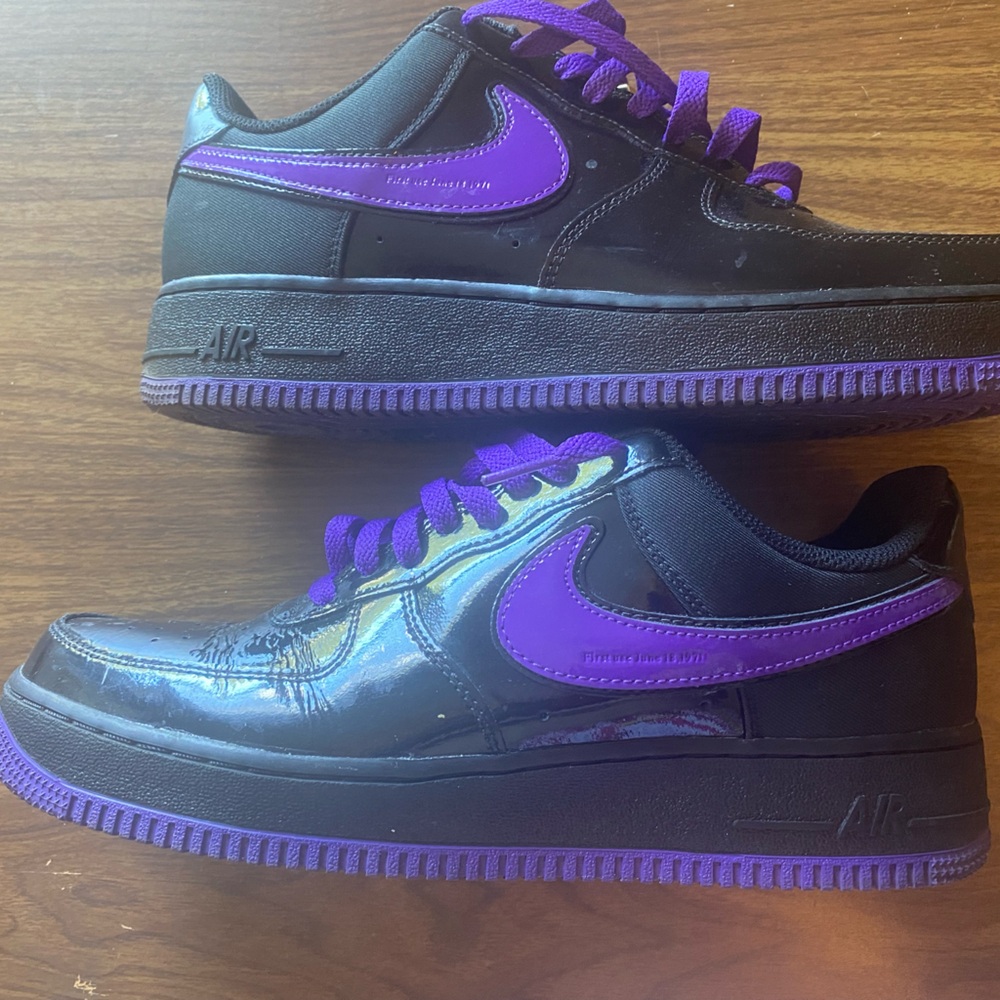 Rare Nike airforce one size 9.5 black & purple patent leather